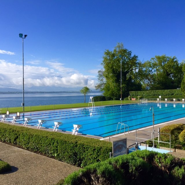 Le bassin olympique de la piscine de Colovray.